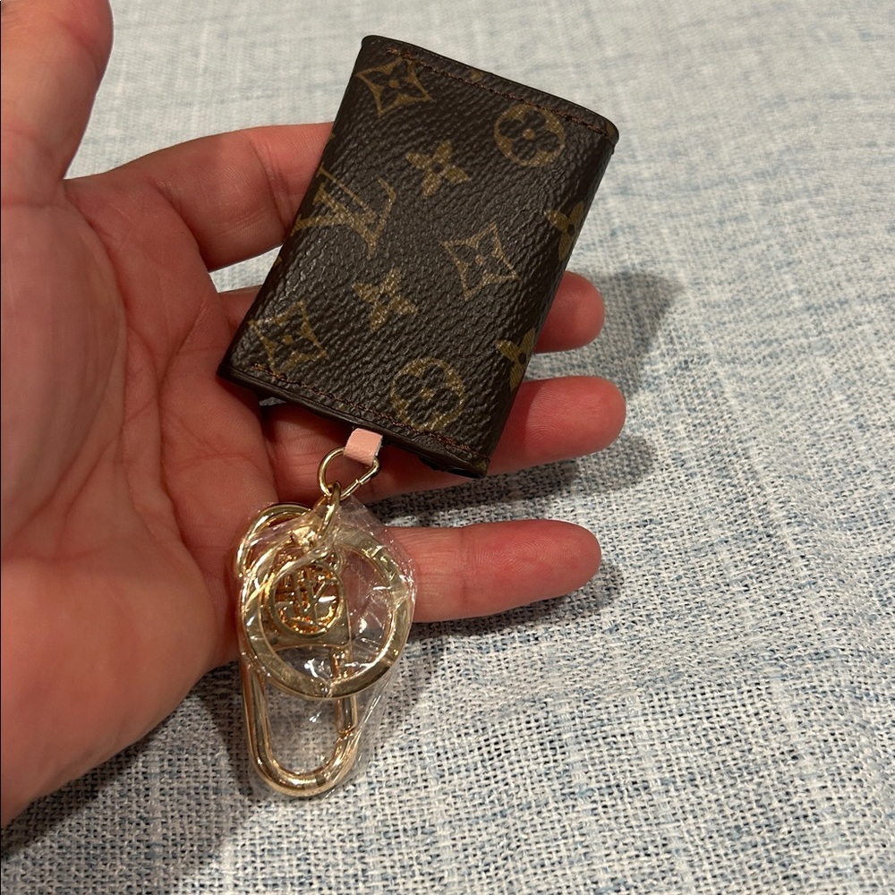Key Charm - Picture 5 of 5